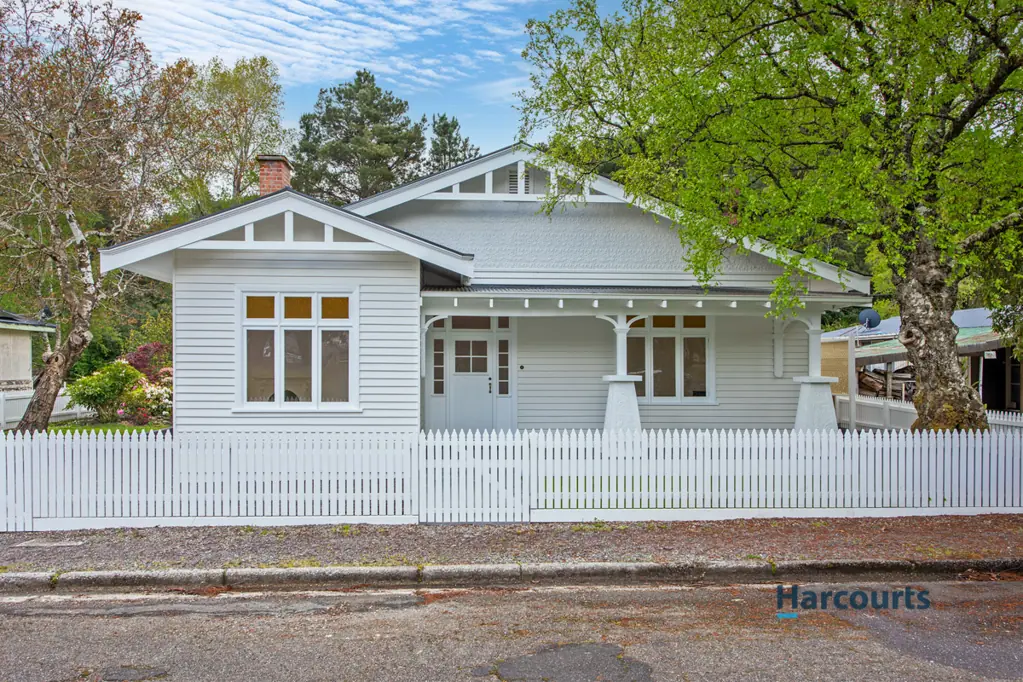 Queenstown 4Zimmer Immaculately Renovated 1935 Gem in Prime Queenstown Location!