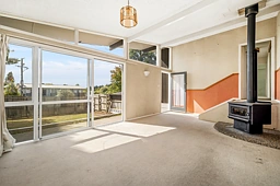 56 Edmund Road, Mangakakahi