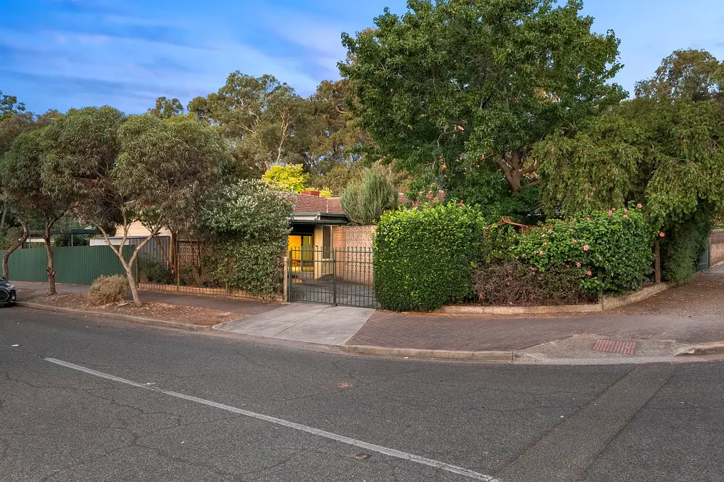 Rostrevor 3Habitaciones Full-scale corner potential in a prized location that leads with its leafy lifestyle…
