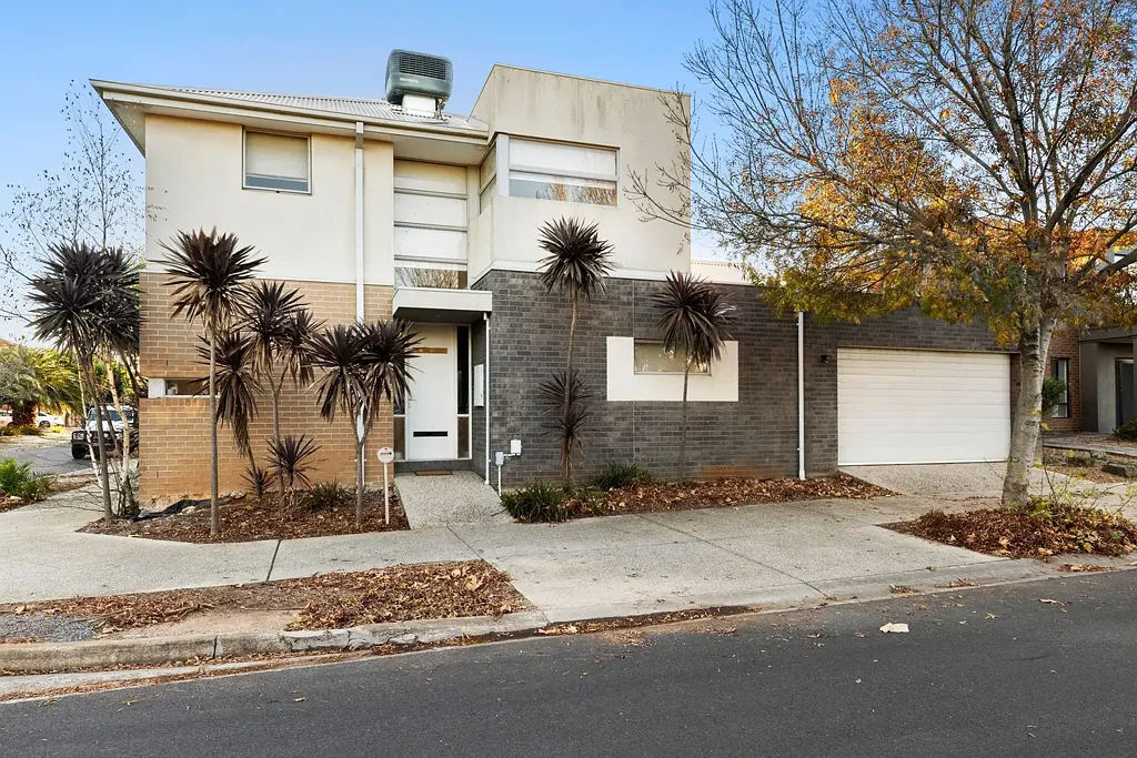 9 Elgar Lane, Caroline Springs, VIC 3023