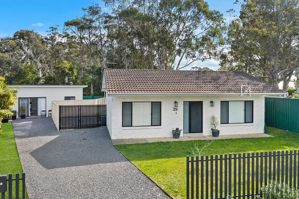 Sanctuary Point 4房  DUAL DWELLING OPPORTUNITY WITH VERSATILE LIVING & INVESTMENT POTENTIAL