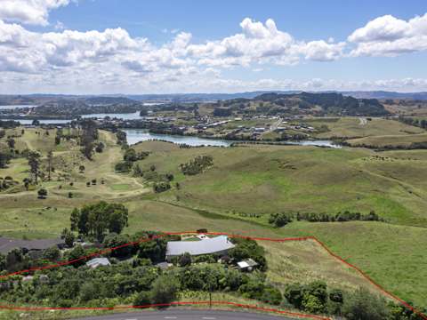 Raglan 3房  Lifestyle living, so close to town