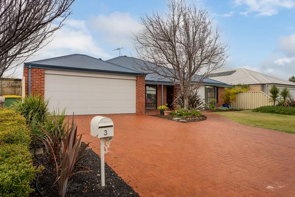 3 Woollybush Turn, Broadwater, WA 6280