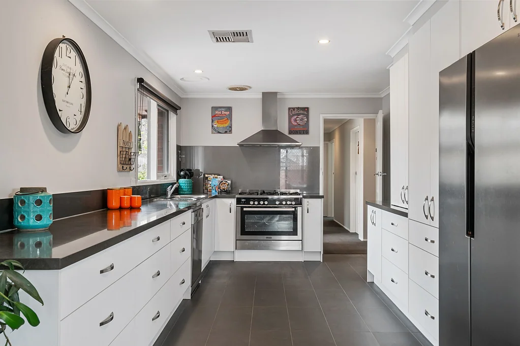 82 Bellara Drive, Mooroolbark, VIC 3138