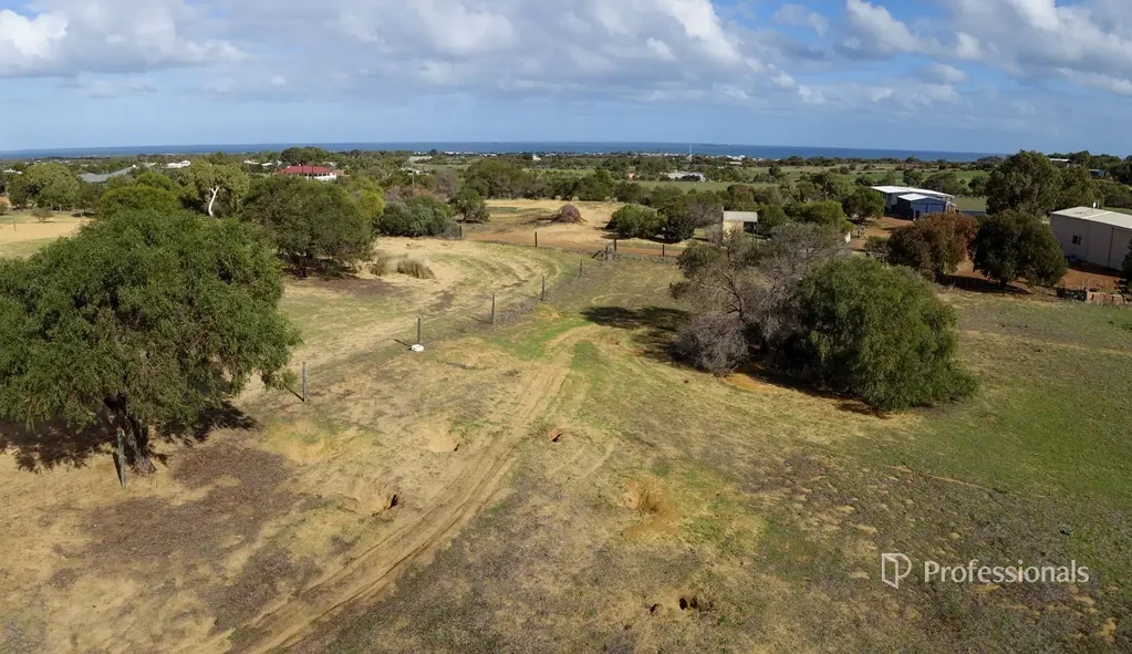 Waggrakine A Full Hectare with Indian Ocean Sunsets