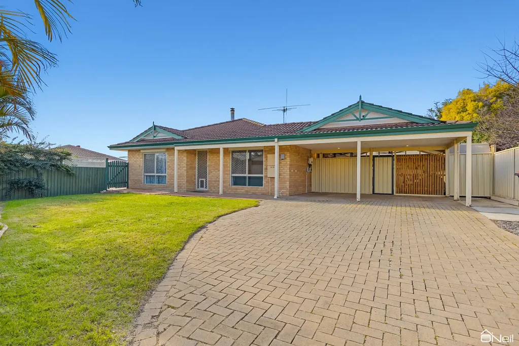 Seville Grove 3房  YOUR OWN PRIVATE FAMILY RETREAT