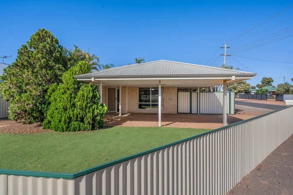 25 Cotter Street North, Hannans, WA 6430
