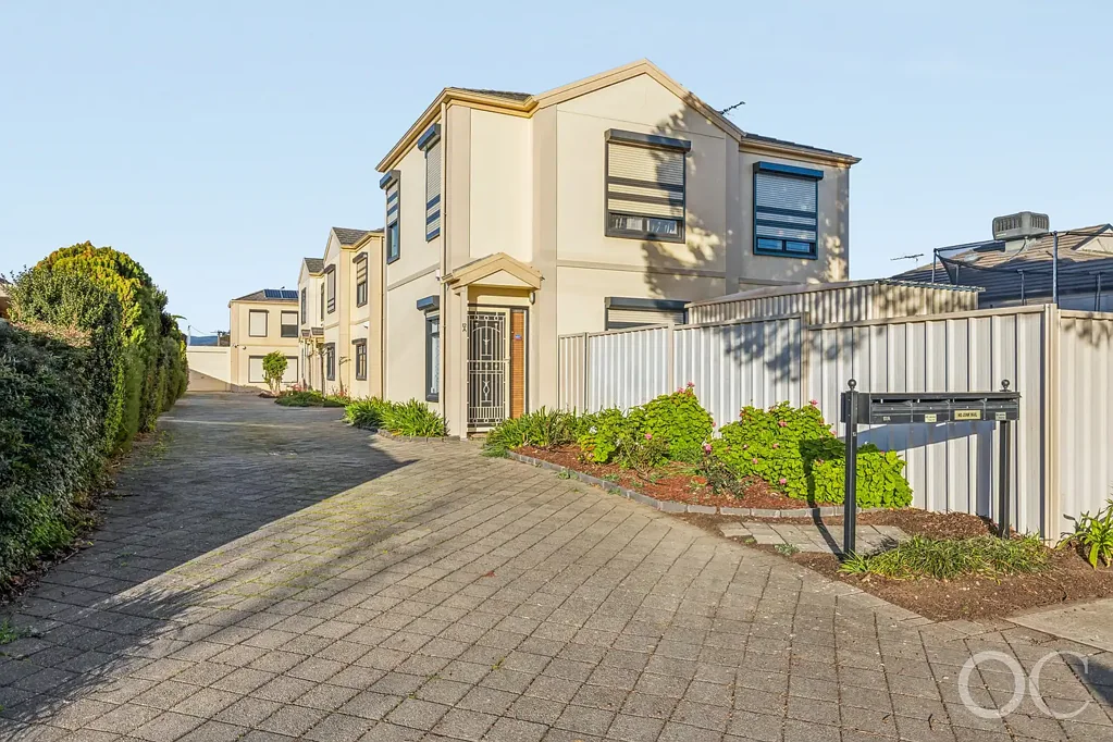 Ascot Park 3 Bedroom Open the Door to a Sunny Disposition