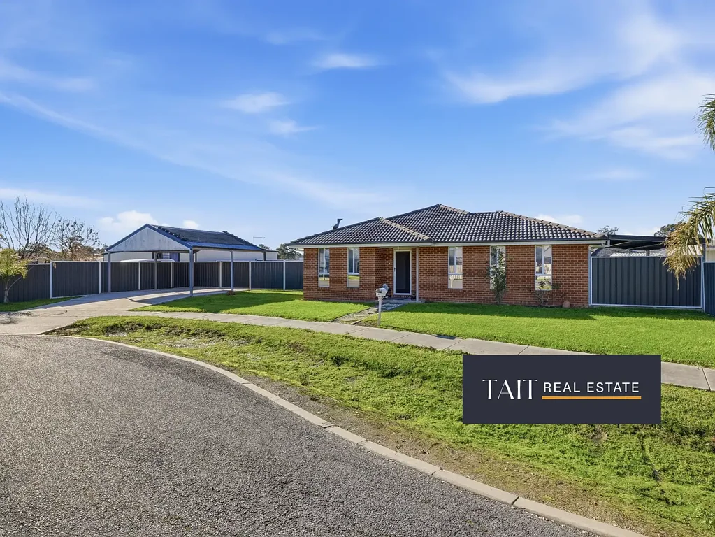 Wangaratta 4房  Modern Family Living on 1,273m² with Pool, Shedding & Multiple Living Zones