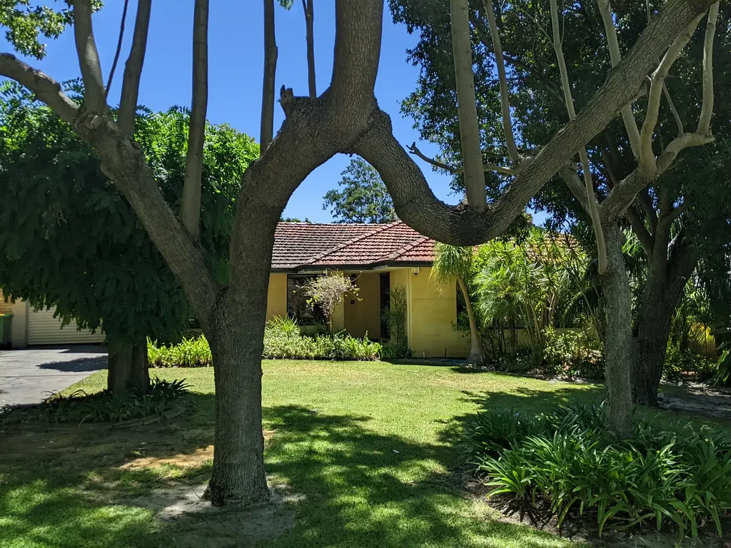 Spacious 3 bedroom family home in quiet street