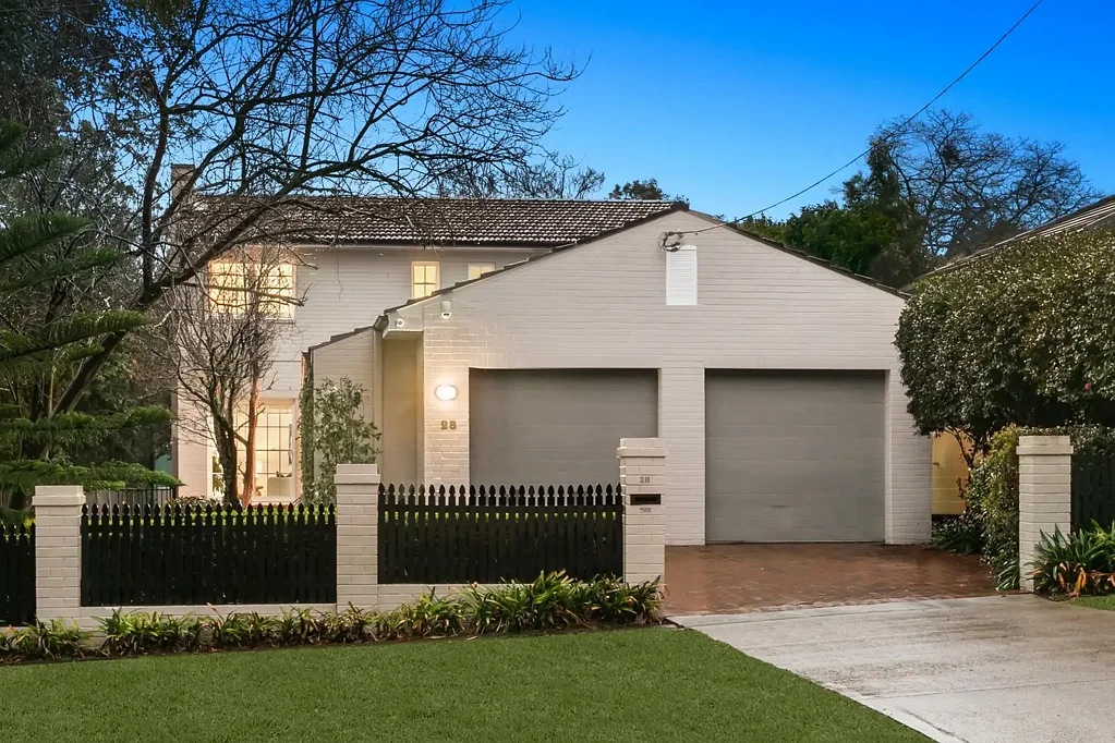 Grand family home with tennis court in Beecroft Public Catchment