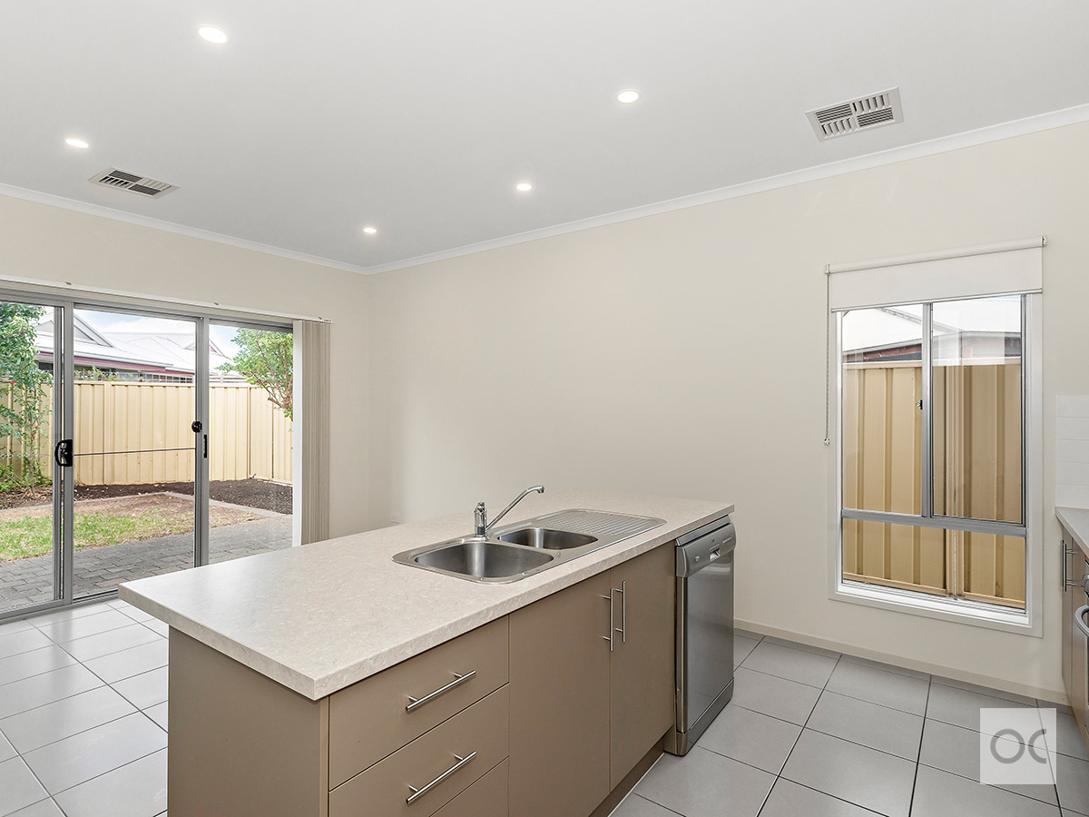 UNIT 1 31 NAUTICAL CCT, SEAFORD MEADOWS SA 5169, 0部屋, 0バスルーム, Townhouse