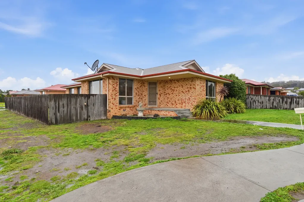 Tidy Three bedroom Home with Double Garage