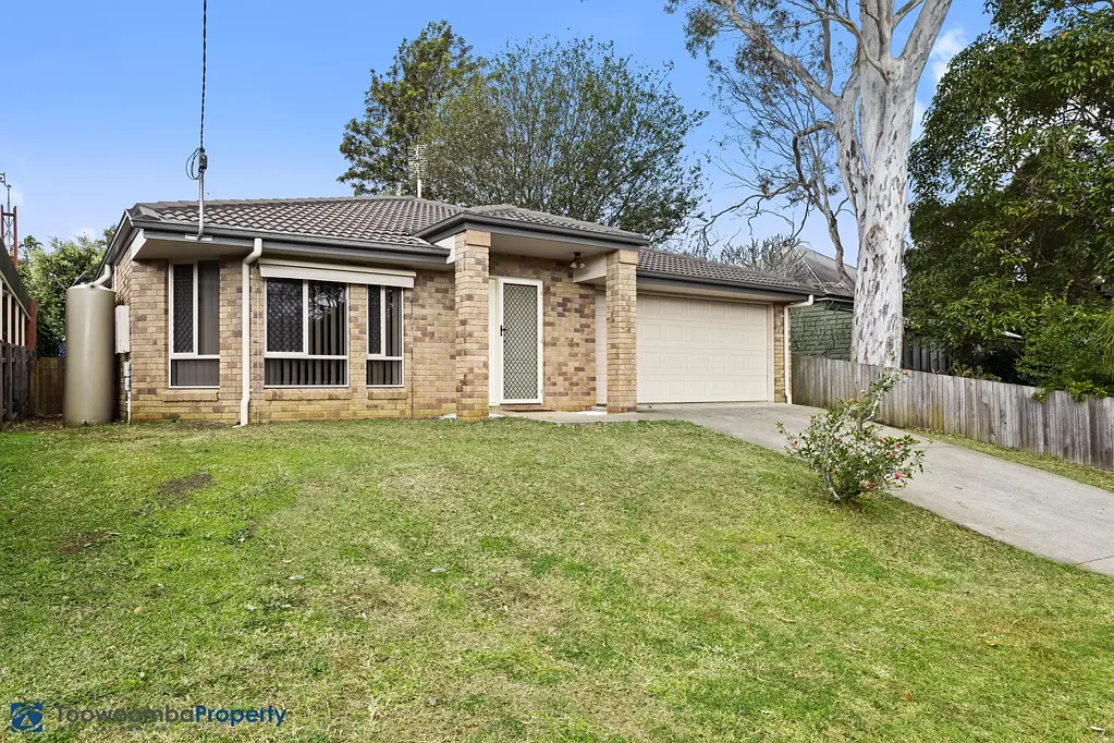 MASSIVE 4 BEDROOM FAMILY HOME- INCLUDES ELECTRICITY!