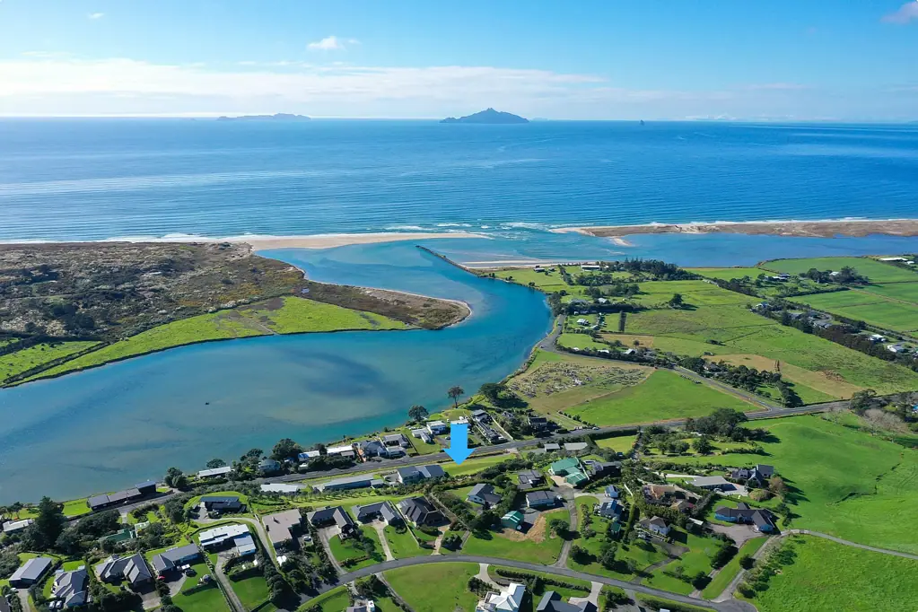 Waipu Wake up to Water Views