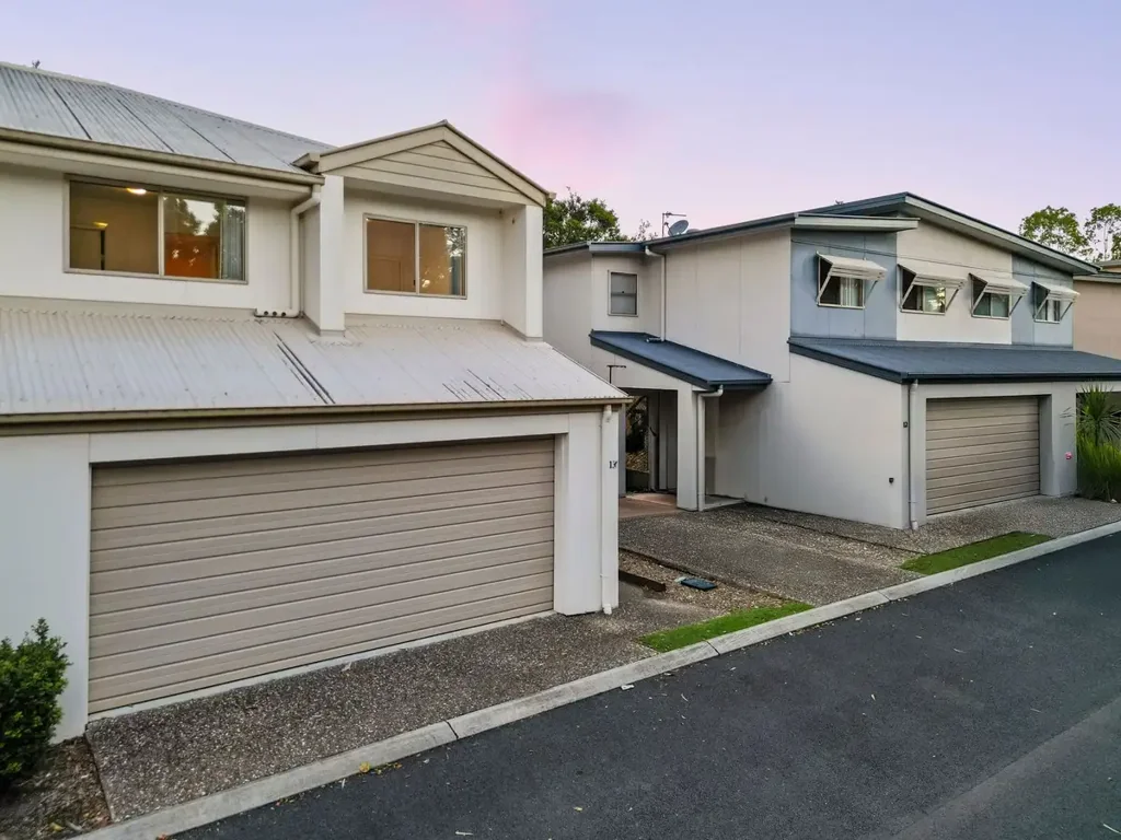 13/2 Weir Drive, Upper Coomera, QLD 4209