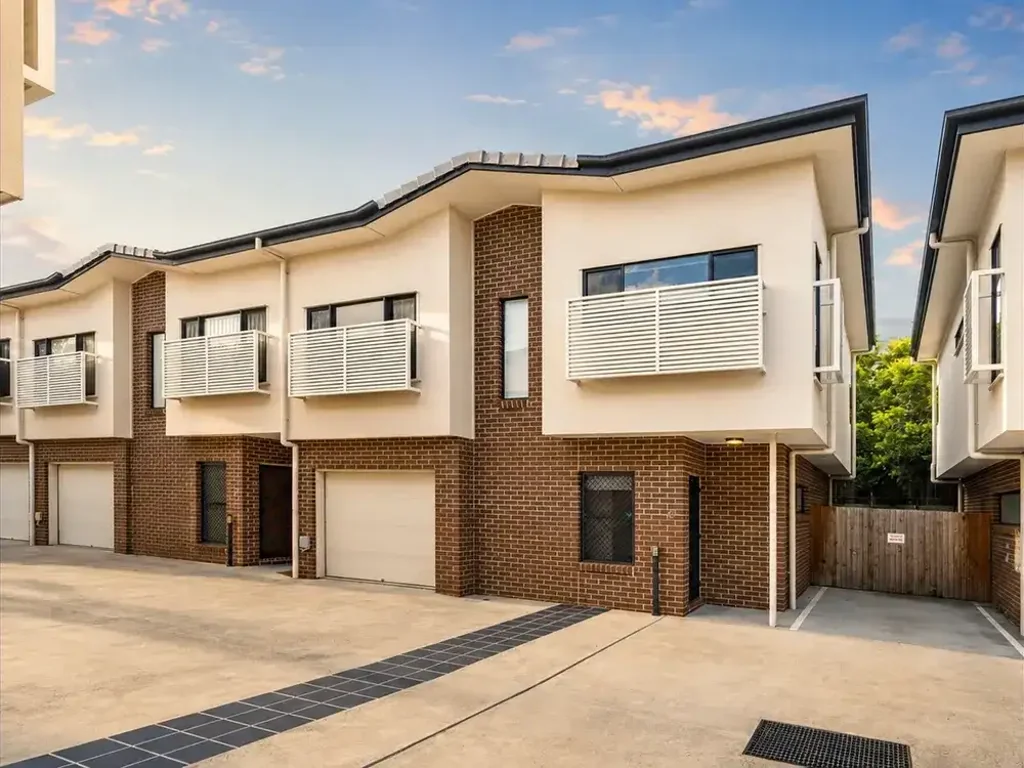Luxury Living Awaits - Stylish Modern 4-Bedroom 2 Bathroom on Padstow