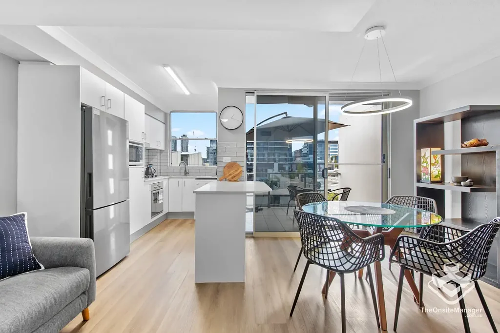 James St Precinct- 3rd floor 2bed 2bath apartment