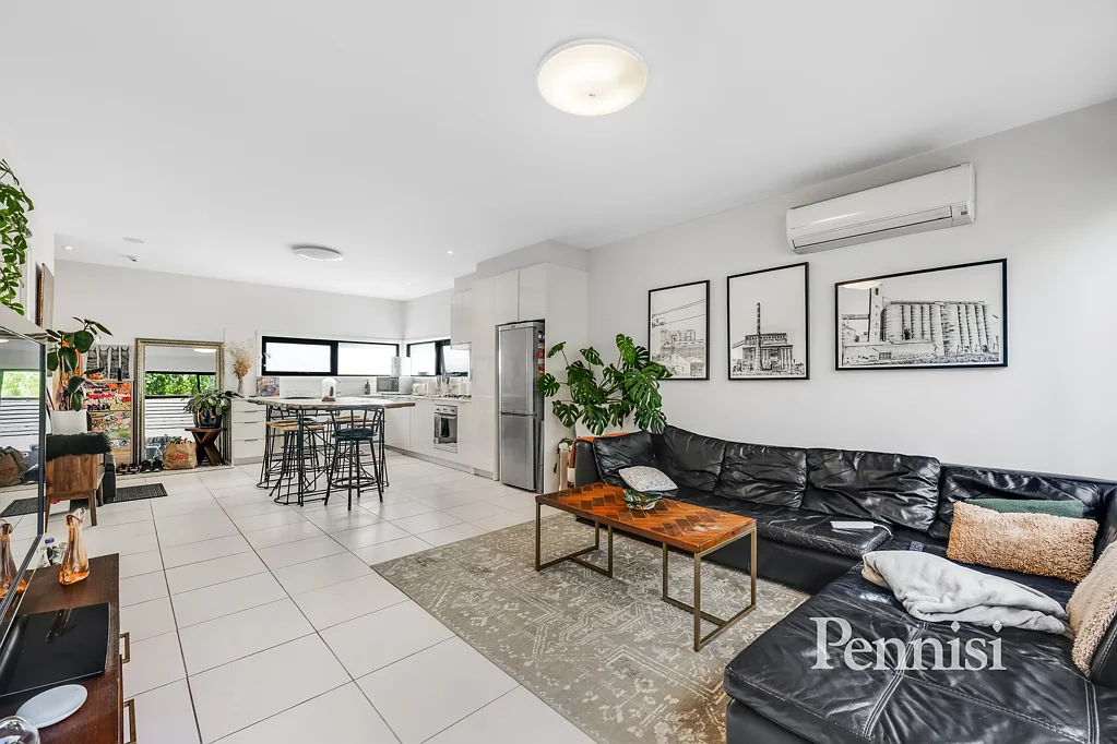 Footscray 2部屋 Private Sale - Proudly Offered by Pennisi.