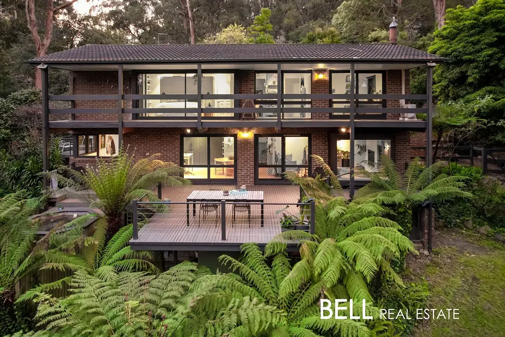 Upwey 4બેડરૂમ Mid-Century Soul Reimagined on an Acre Plus