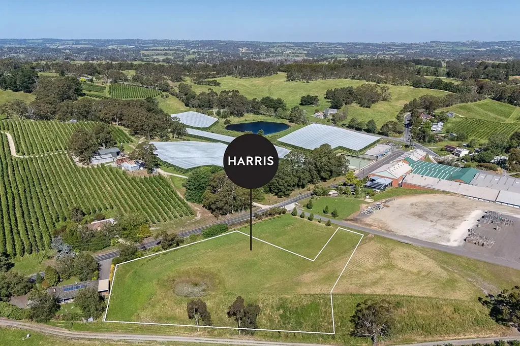 Lenswood UNDER CONTRACT by Paul Richards!
