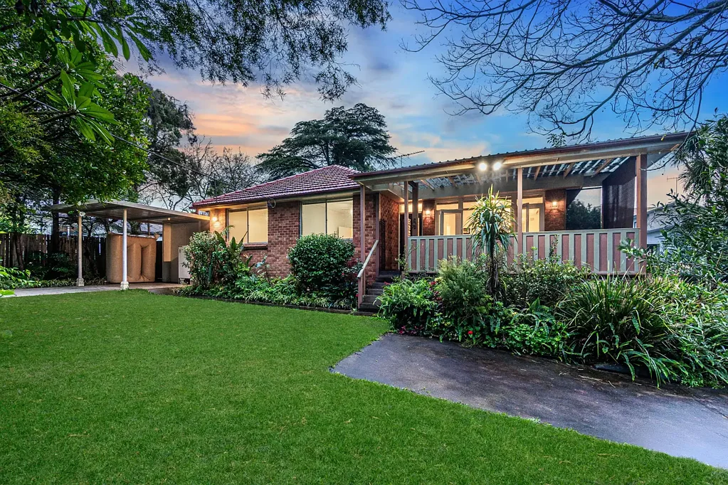 Baulkham Hills 3部屋 Price Guide: $1,399,000