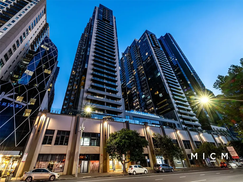 UNFURNISHED: Luxury 2-Bedroom Apartment with Spectacular Bay Views