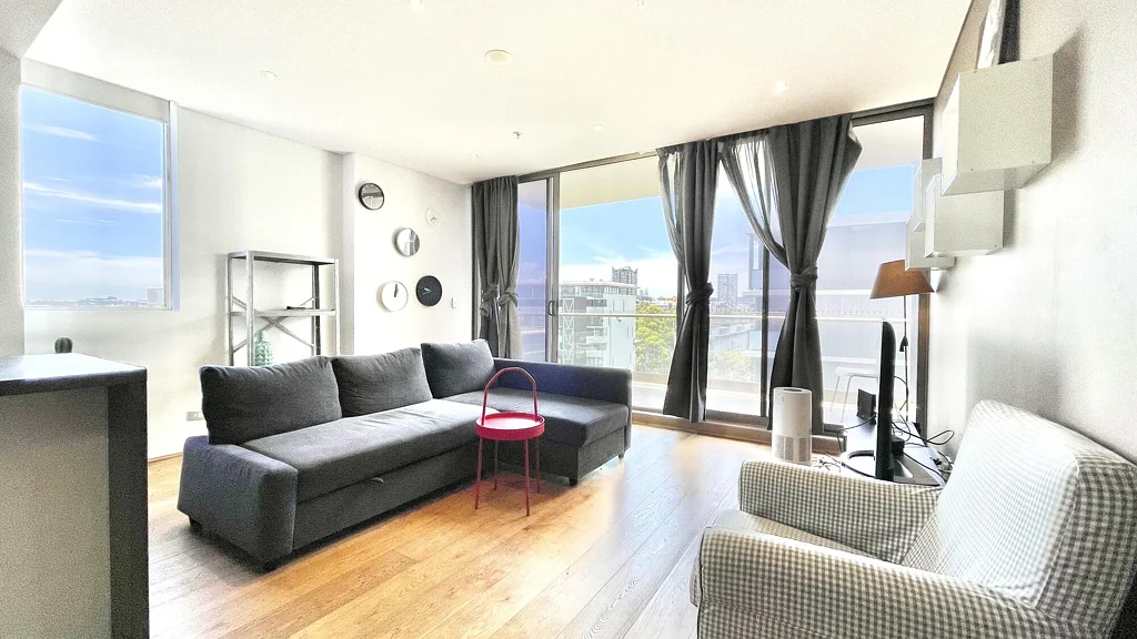 Popular 2 Bedroom Apartment With Parking - Completely Furnished