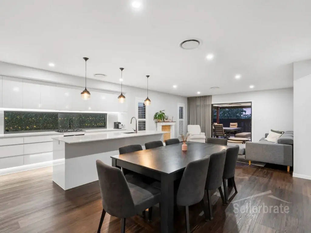 Bahrs Scrub 4Kwarto Executive Custom Build with Elevated Views in Brookhaven