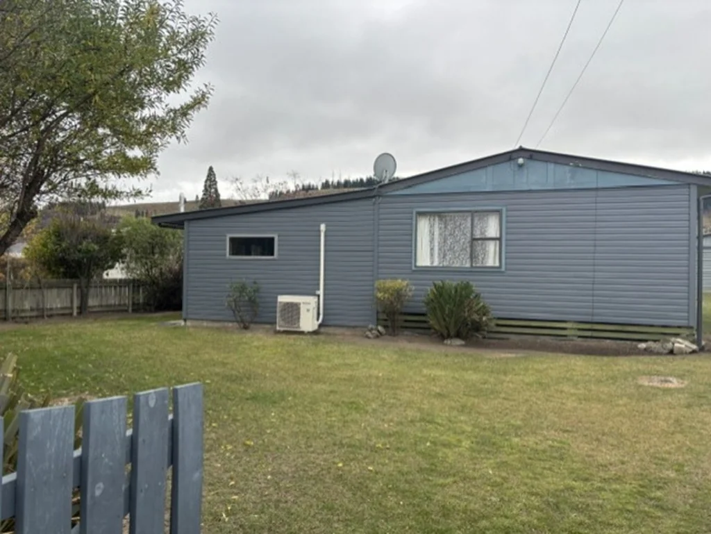 FULLY FURNISHED 3 BEDROOM HOME
