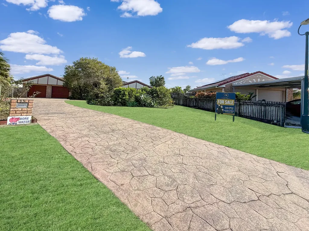Beaconsfield 4 Bedroom Large Family Home with Pool, Entertainer’s Patio & Peaceful Living