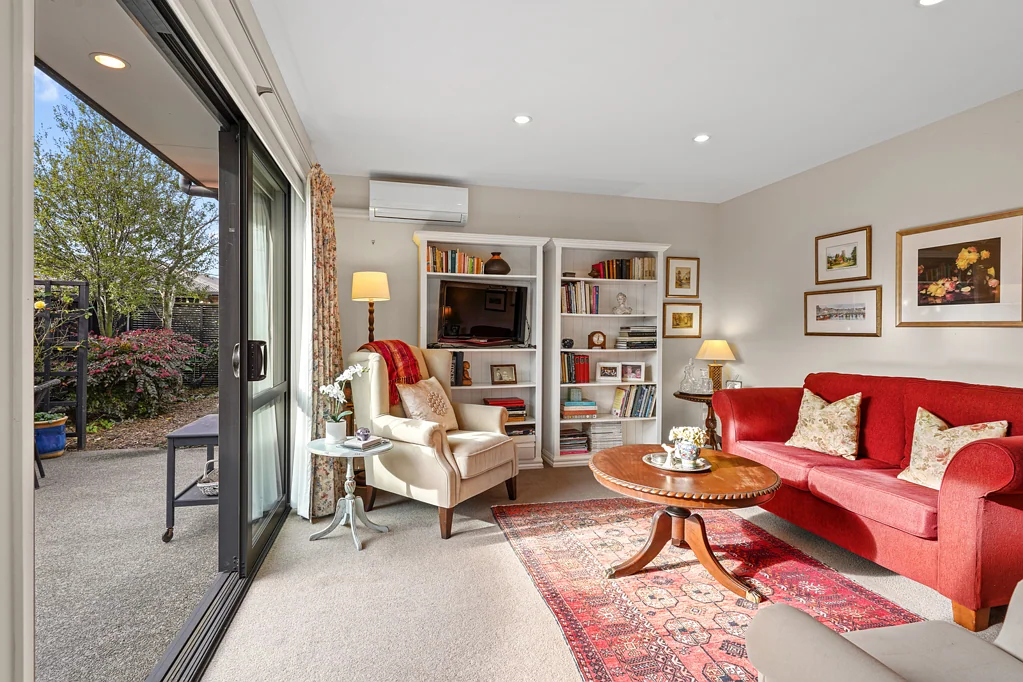 Amberley 3Moenga No Nasty Fees for this Over 65 Property!