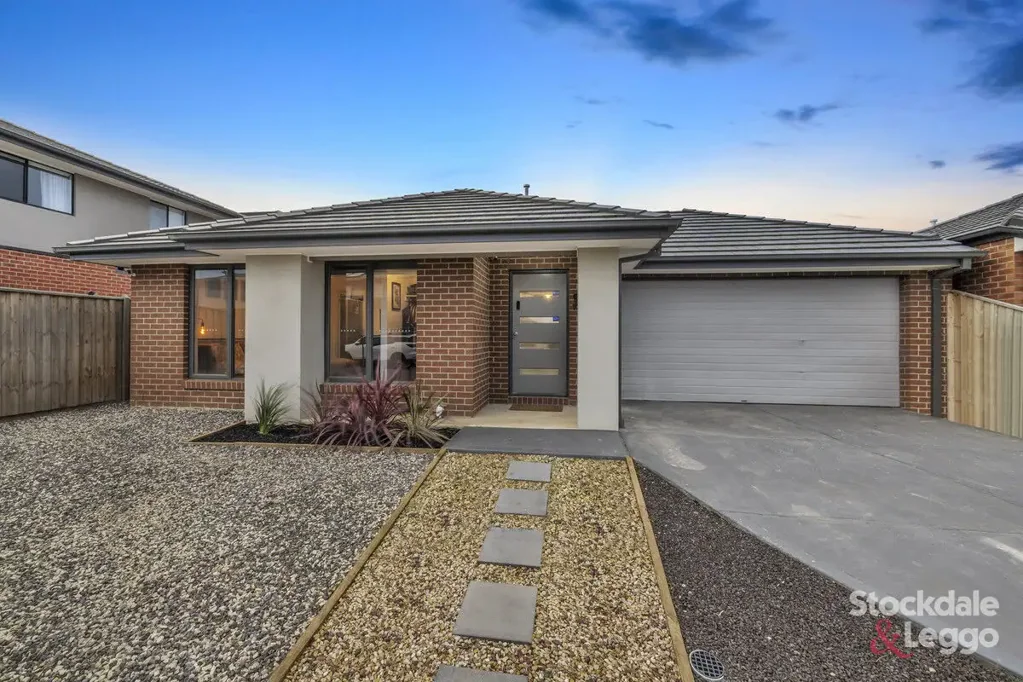 Clyde North 4غرفة نوم Modern Family Living with Space, Style & Convenience