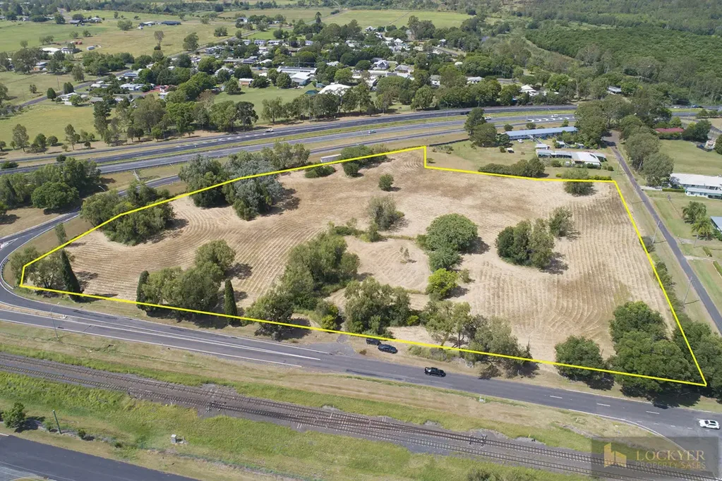 Helidon 八点三七英亩土地 低密度住宅规划 三条道路临街 基础设施齐全 唯一开发机会 增长走廊核心 Build, Develop or Landbank – Strategic Helidon Holding with Scale and Services