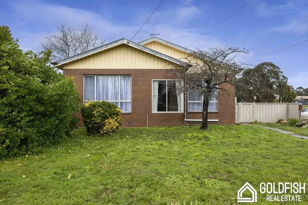 Alfredton 3房  Classic Three - Bedroom Family Home with Space to Grow I For Sale in Alfredton