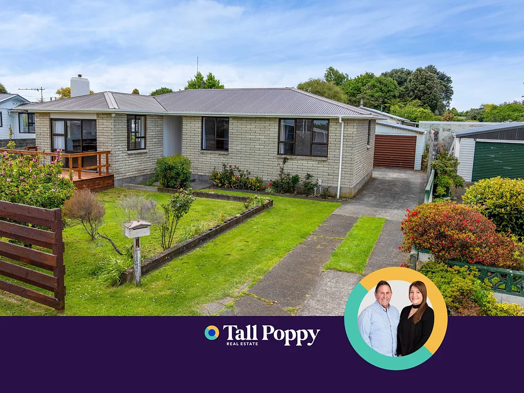 Hawera 3房  Brick & Coloursteel- Great Garaging- Private Lane!