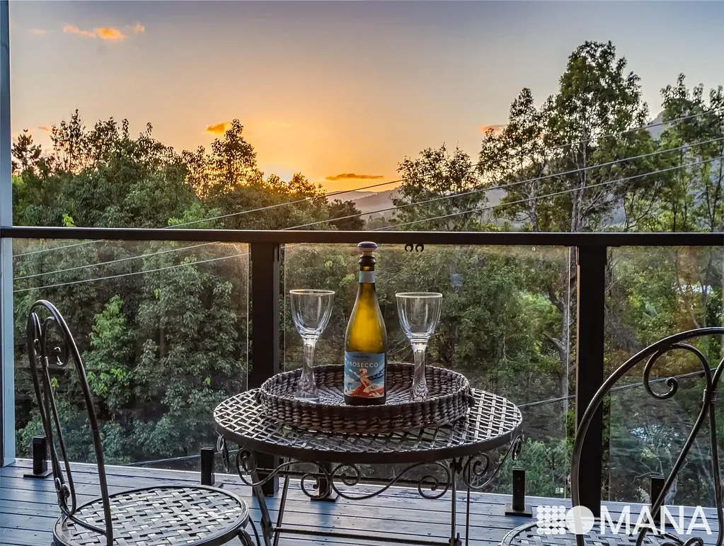 Uki 3غرفة نوم Mountain views and mindful living in sought-after Uki