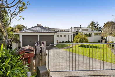 Frankleigh Park 4 Bedroom Rare family space, outstanding value