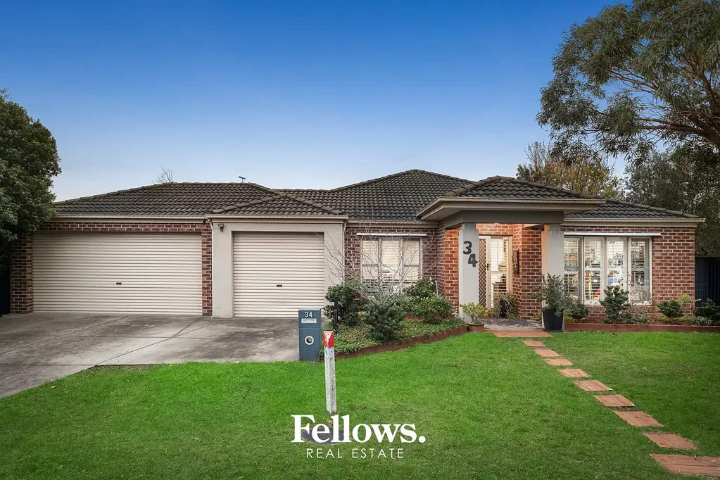 Pakenham 4房 Lakeside Estate 精美设计 522m²宽地 开放式生活区 主卧套间 舒适便捷 优质地段 Your Lakeside Lifestyle Awaits