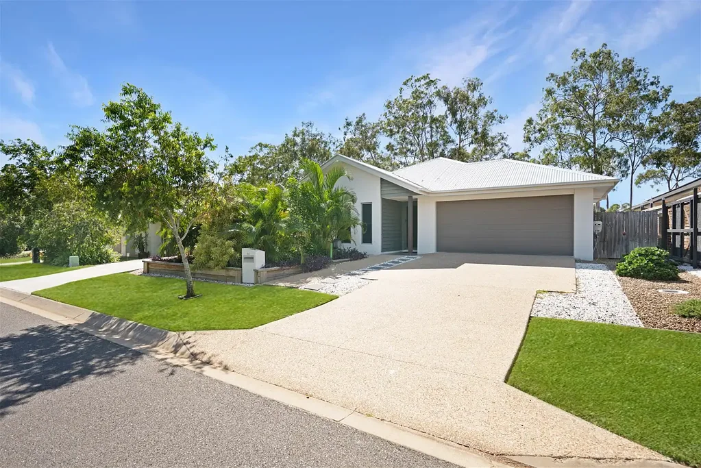 60 Iris Road, Kirkwood, QLD 4680