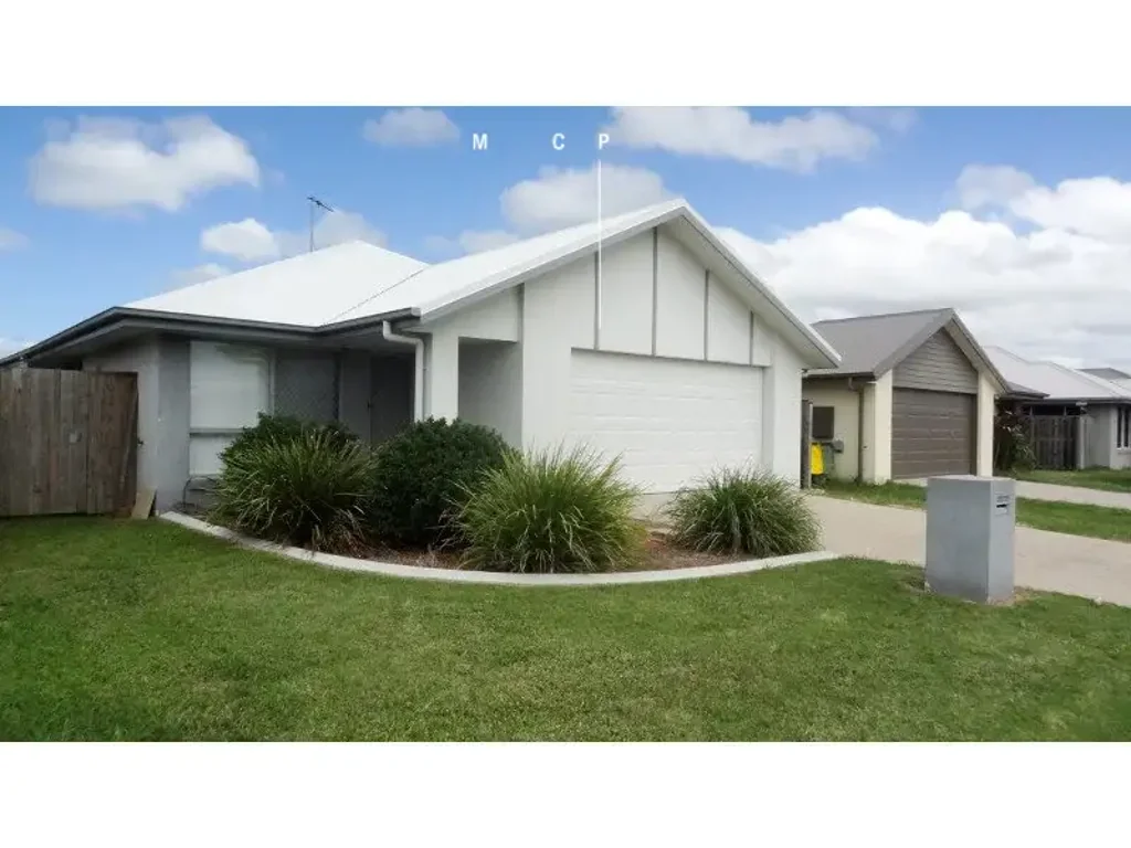 FOUR BEDROOM HOME ONLY MINUTES FROM THE BEACH!