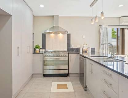 28 Malahide Drive, Flat Bush, Manukau City, Auckland, 5部屋, 3バスルーム, House