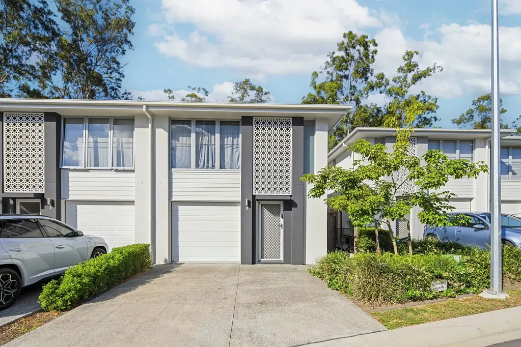 8/3 Cliffdale Place, Spring Mountain, QLD 4300