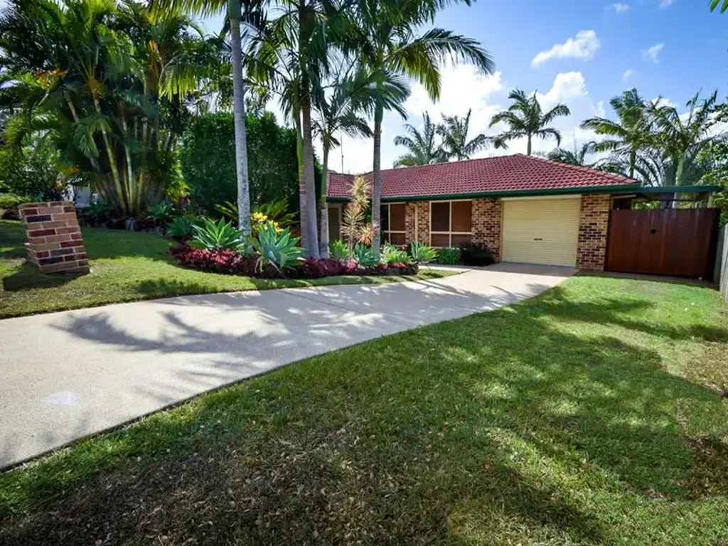 Charming Family Home in Bli Bli - $750 Per Week!