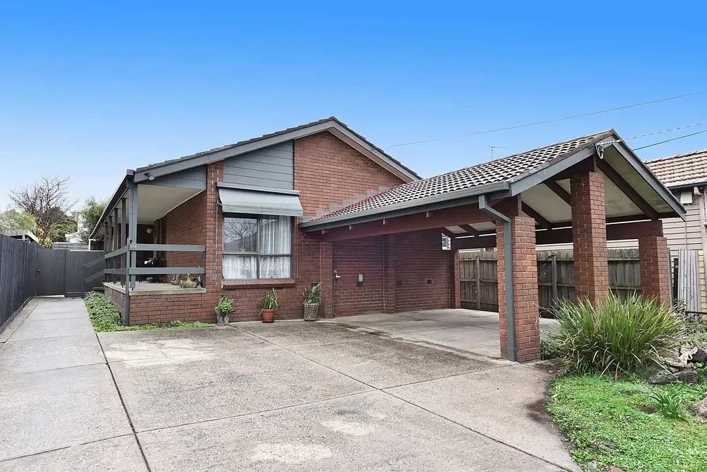 Spacious 5 Bedroom, 3 Bathroom Home