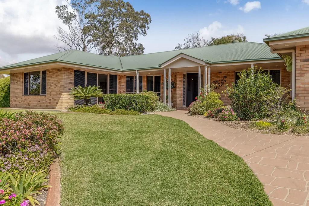Wilsonton 4ਬੈੱਡਰੂਮ A Distinguished Parkside Estate Offering Privacy, Space and Elegance