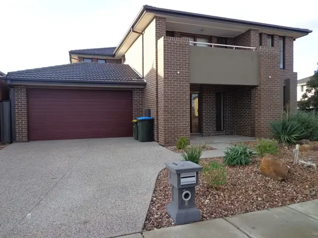 LUXURY HOME IN GREAT LOCATION