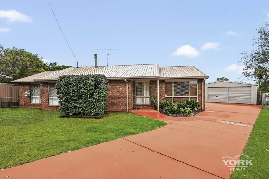 Wilsonton Heights 3chambre Private Family Haven on 754mÂ² with Powered Shed & Outstanding Location