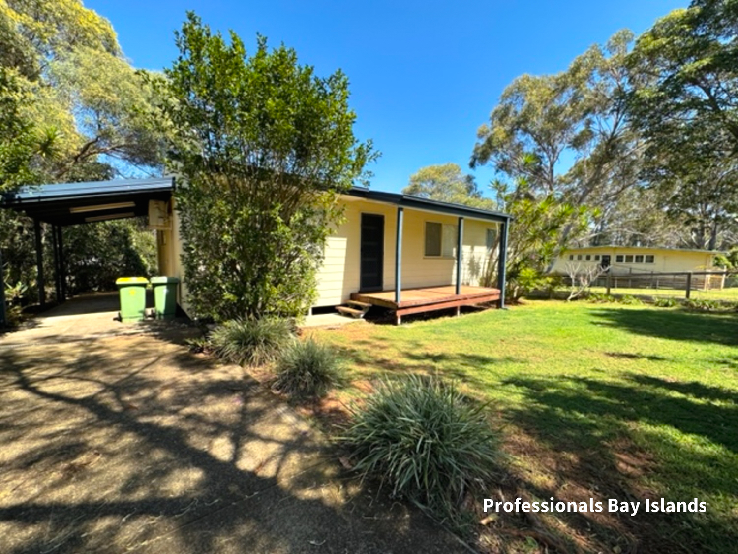 12 WARATAH ST, RUSSELL ISLAND QLD 4184, 0 Schlafzimmer, 0 Badezimmer, House