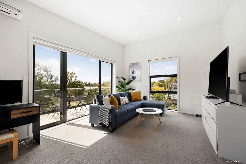 Papatoetoe 2 Slaapkamer Sunny, Spacious & Seriously Smart Buying